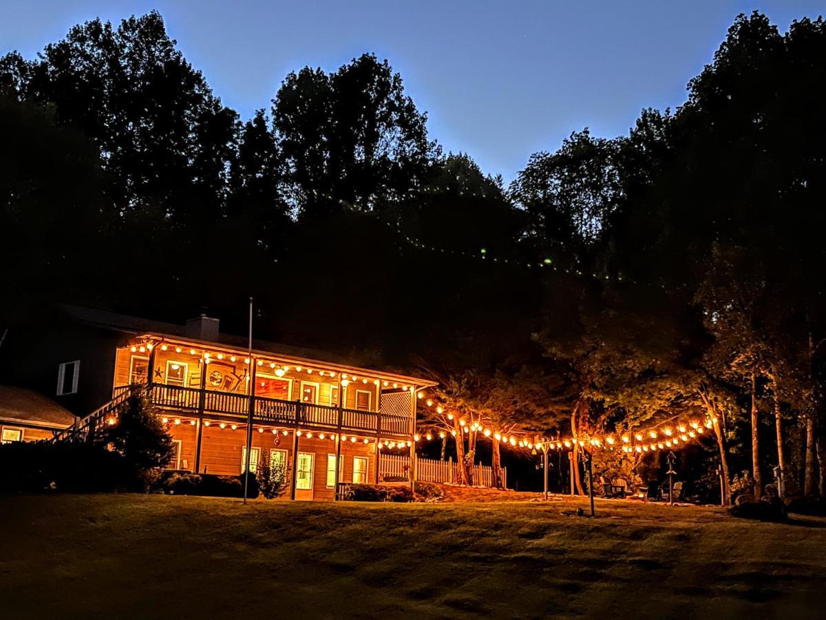 Ole Smoky Bnb - Game Room, Hot Tub, Mtn Views! Pigeon Forge Eksteriør bilde