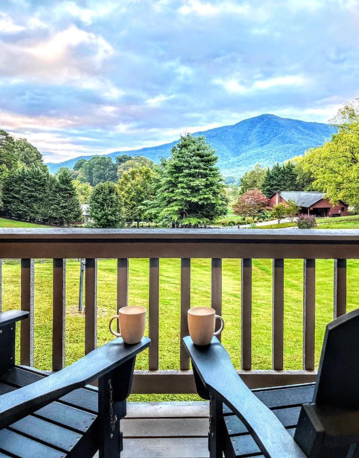 Ole Smoky Bnb - Game Room, Hot Tub, Mtn Views! Pigeon Forge Eksteriør bilde