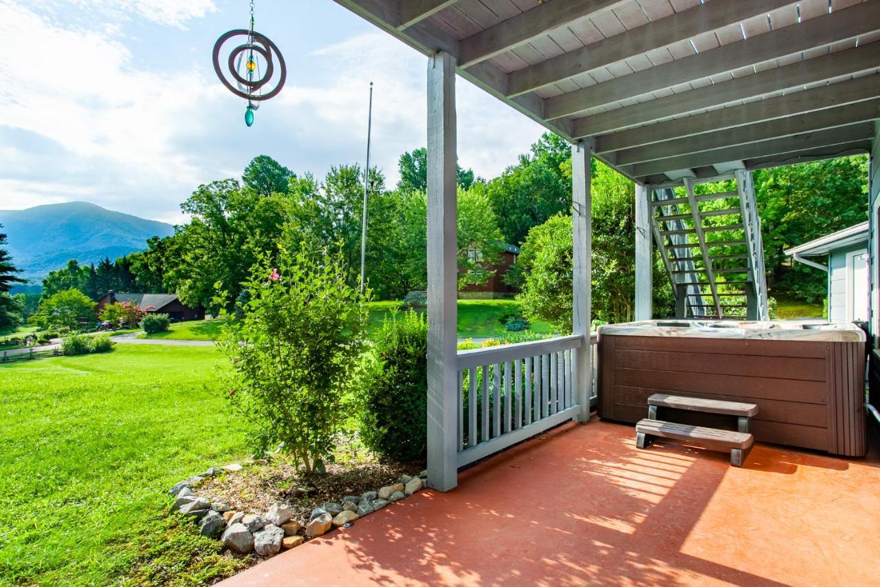 Ole Smoky Bnb - Game Room, Hot Tub, Mtn Views! Pigeon Forge Eksteriør bilde