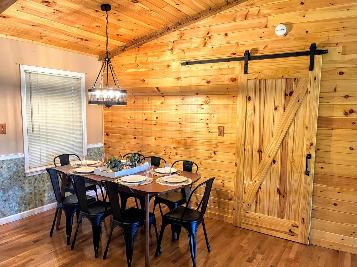 Ole Smoky Bnb - Game Room, Hot Tub, Mtn Views! Pigeon Forge Eksteriør bilde
