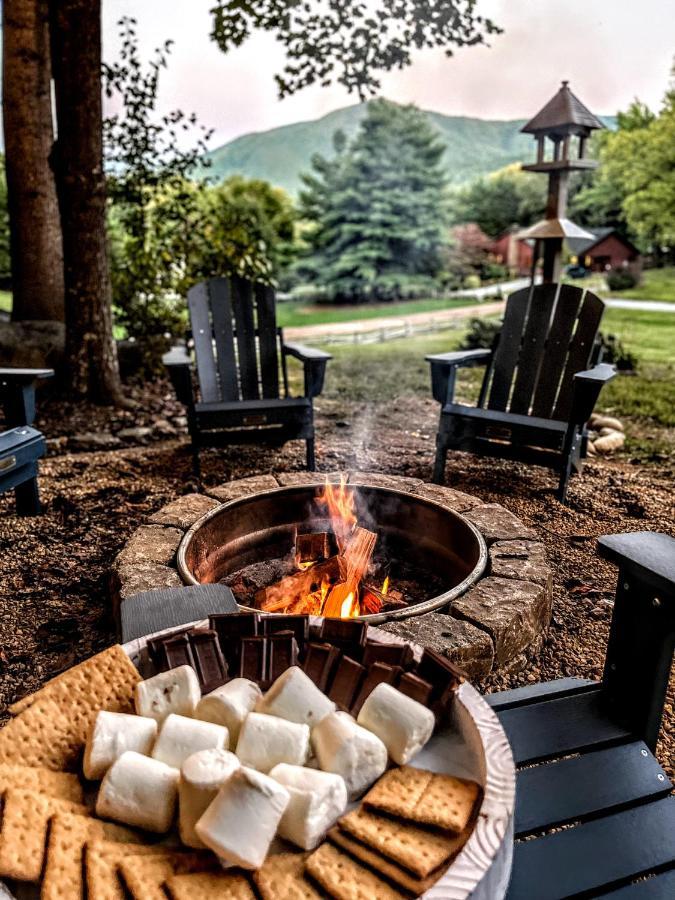 Ole Smoky Bnb - Game Room, Hot Tub, Mtn Views! Pigeon Forge Eksteriør bilde