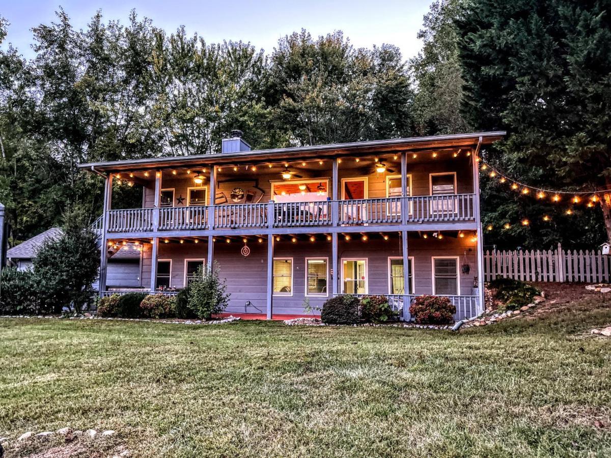 Ole Smoky Bnb - Game Room, Hot Tub, Mtn Views! Pigeon Forge Eksteriør bilde