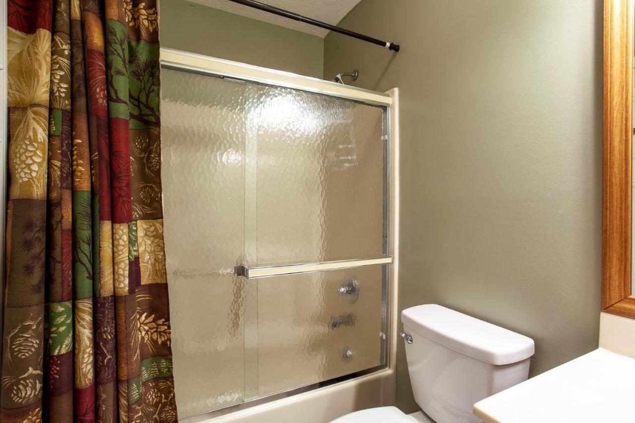 Ole Smoky Bnb - Game Room, Hot Tub, Mtn Views! Pigeon Forge Eksteriør bilde