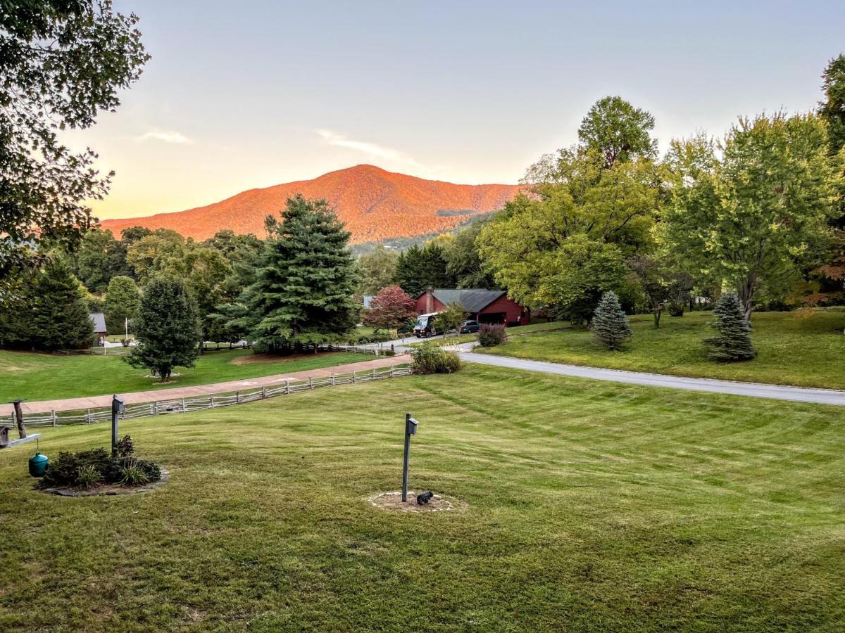 Ole Smoky Bnb - Game Room, Hot Tub, Mtn Views! Pigeon Forge Eksteriør bilde