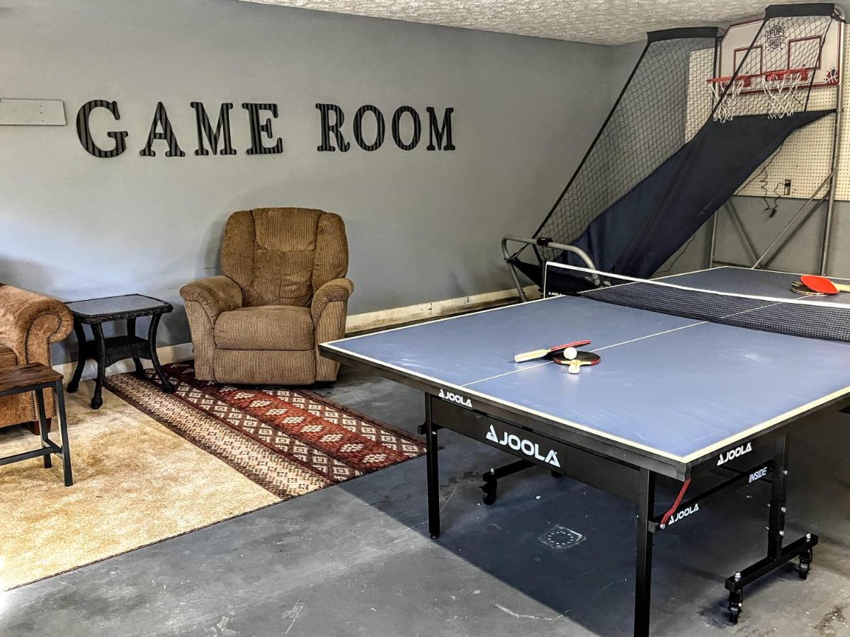 Ole Smoky Bnb - Game Room, Hot Tub, Mtn Views! Pigeon Forge Eksteriør bilde