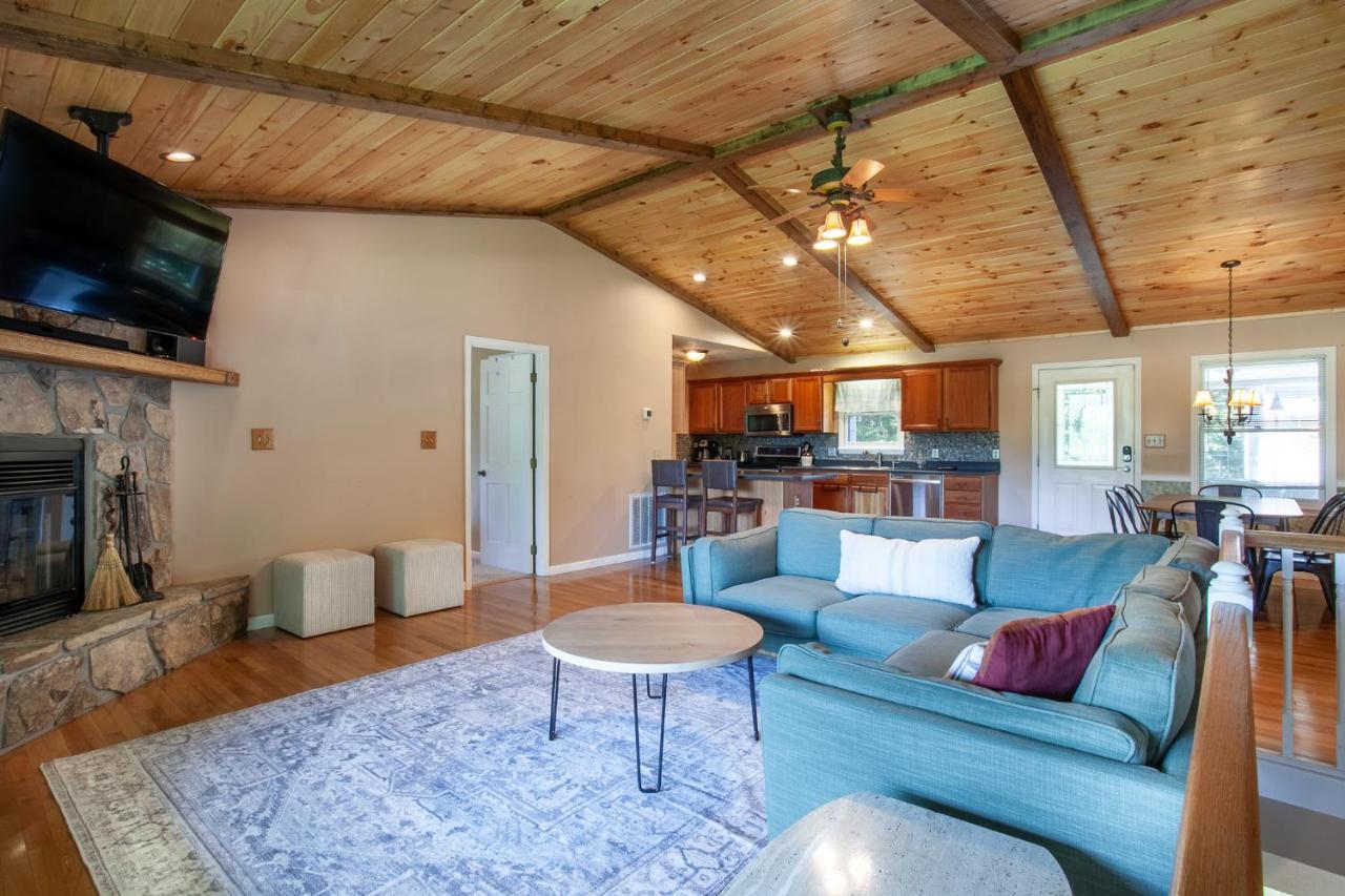 Ole Smoky Bnb - Game Room, Hot Tub, Mtn Views! Pigeon Forge Eksteriør bilde