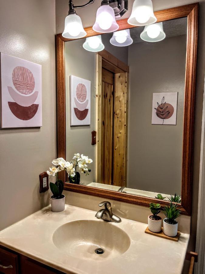 Ole Smoky Bnb - Game Room, Hot Tub, Mtn Views! Pigeon Forge Eksteriør bilde