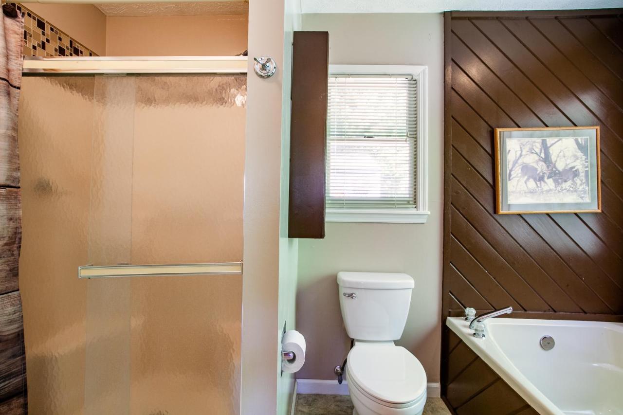 Ole Smoky Bnb - Game Room, Hot Tub, Mtn Views! Pigeon Forge Eksteriør bilde
