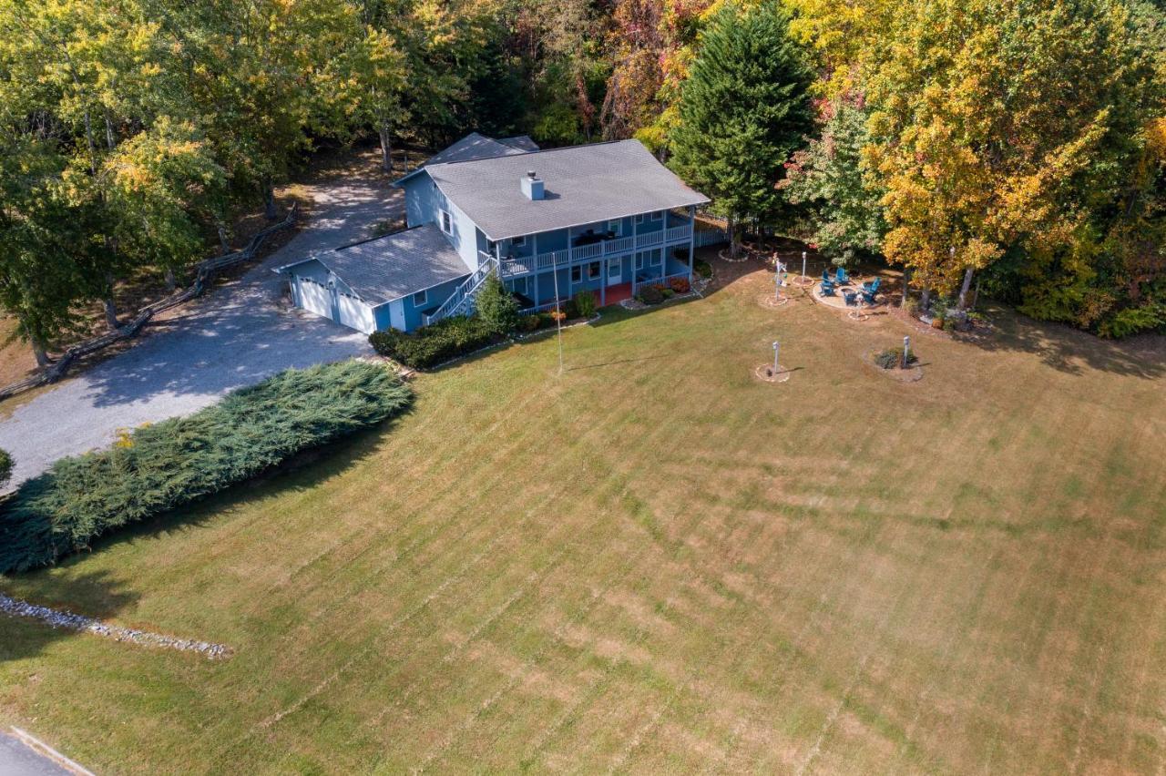 Ole Smoky Bnb - Game Room, Hot Tub, Mtn Views! Pigeon Forge Eksteriør bilde