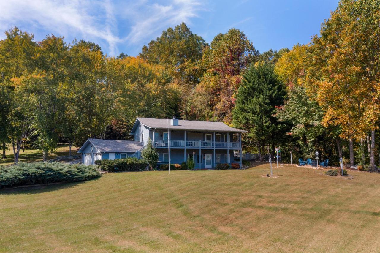 Ole Smoky Bnb - Game Room, Hot Tub, Mtn Views! Pigeon Forge Eksteriør bilde