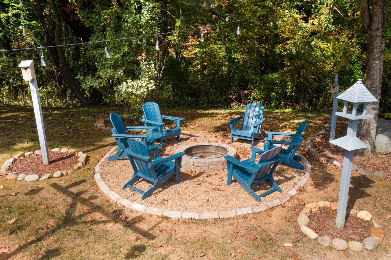 Ole Smoky Bnb - Game Room, Hot Tub, Mtn Views! Pigeon Forge Eksteriør bilde