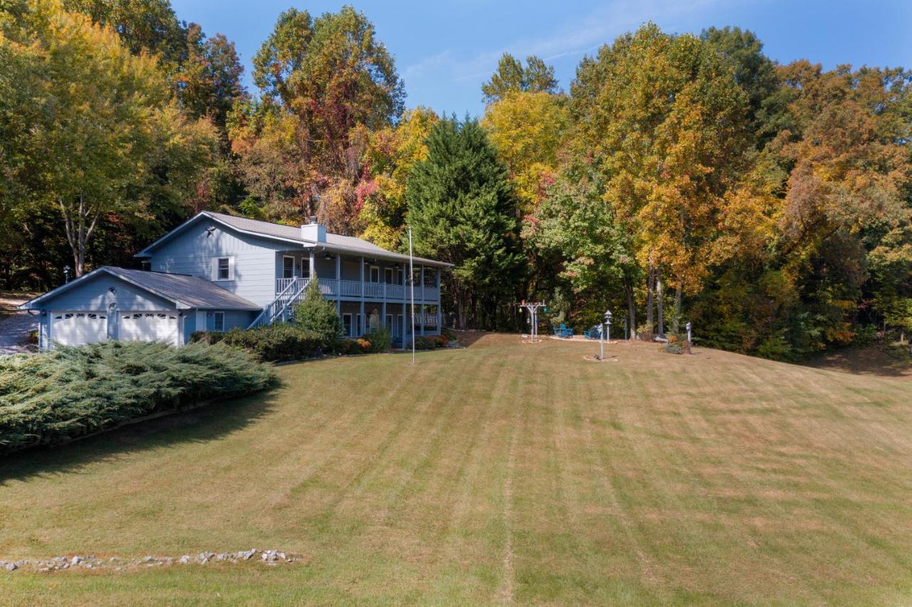 Ole Smoky Bnb - Game Room, Hot Tub, Mtn Views! Pigeon Forge Eksteriør bilde